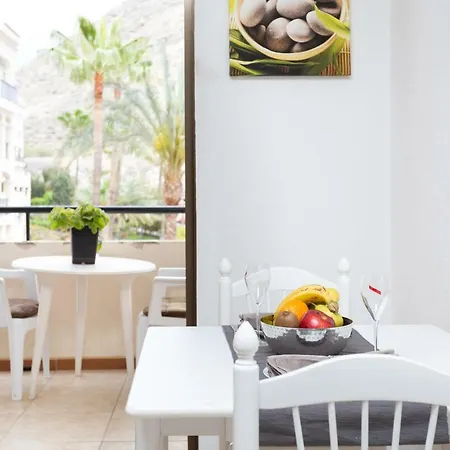 Nice With Heated Pool Appartamento Los Cristianos (Tenerife)
